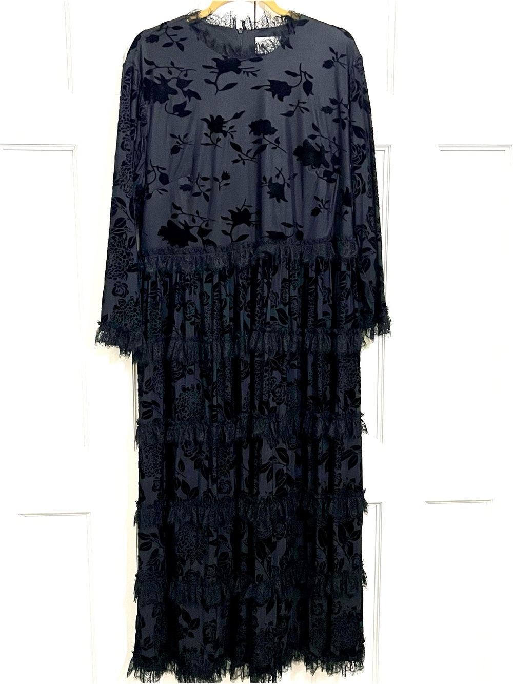 Dainty Jewells Black Floral Velvet Look Tiered Maxi 2X